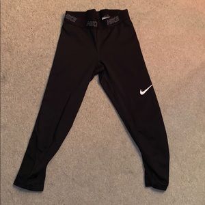 Nike capris leggings